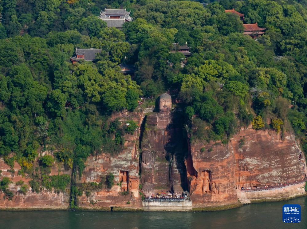 乐山大佛与凌云山，2024.04.18实拍 · 建筑与地貌参考
